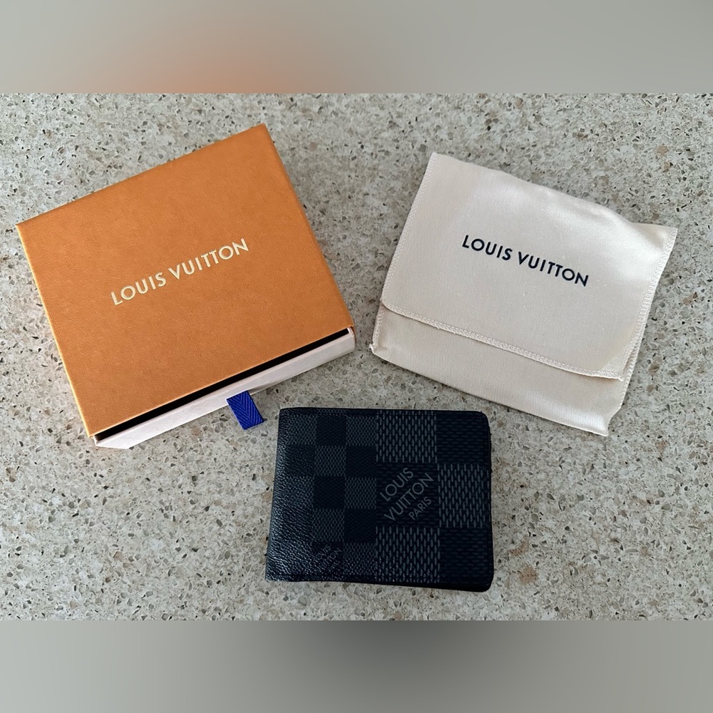 Authentic Men’s Louis Vuitton Multiple Wallet Gem